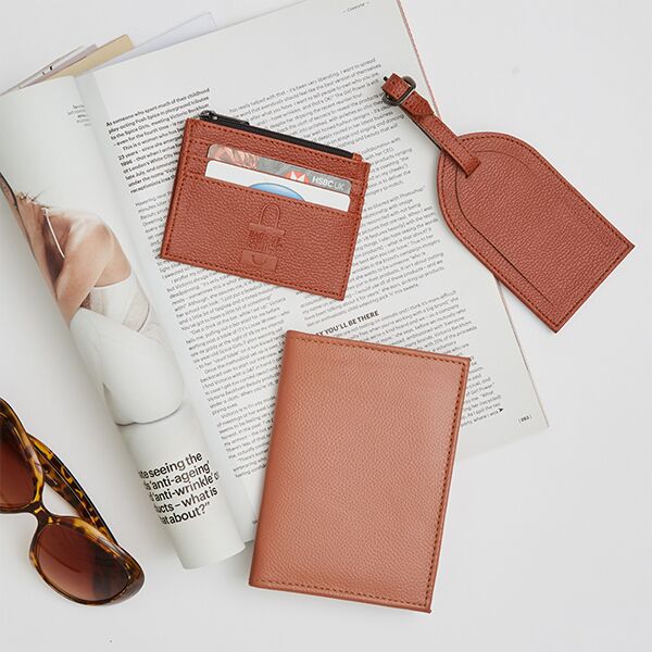 personalised-faux-leather-card-holder-with-zip